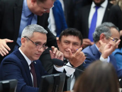 Câmara aprova suspensão de ação no STF contra Gustavo Gayer