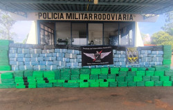 Veículos roubados são apreendidos com 3,2 toneladas de maconha na fronteira