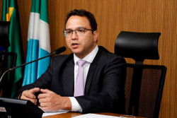 Terceiro caso em 6 meses: deputado revela câncer e passa por cirurgia para retirada da tireoide