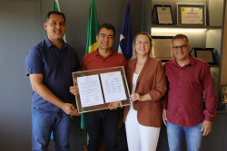 Marçal Filho recebe Moção de Aplausos por reativação do Aeroporto de Dourados