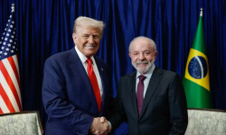 Lula se reúne com Trump na Malásia e discute relações entre Brasil-EUA