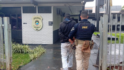 PRF prende morador do estado de SP com 300 quilos de maconha em Dourados