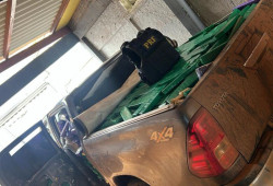 Motorista de Hilux foge e abandona 2 toneladas de drogas