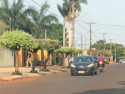Policiais chegam à casa do ex-prefeito de Maracaju (Imagem: Tudo do MS)