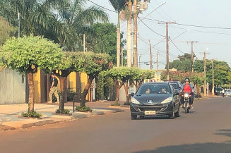 Policiais chegam à casa do ex-prefeito de Maracaju (Imagem: Tudo do MS)