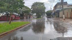 Dia de Finados chuvoso e risco de temporal à noite em Dourados