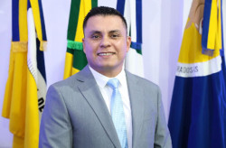 Vereador Dalton solicita medidas para ordenamento do trânsito na Avenida Dom Redovino