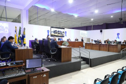 Vereadores aprovam projeto que cria 210 cargos para professores de apoio pedagógico