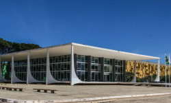 STF começa a julgar recursos de Bolsonaro e aliados contra condenação