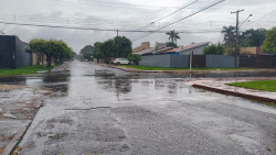Dia começa com chuva em Dourados, com chances de temporal à tarde e máxima de 26ºC