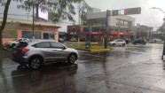 Segunda-feira começa com céu nublado e chuva forte ao longo do dia em Dourados