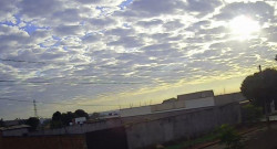 Sol aparece entre nuvens nesta terça-feira e máxima chega aos 26ºC em Dourados