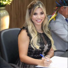 Alvo de operação, vice-prefeita é levada à delegacia ao ser flagrada com maconha