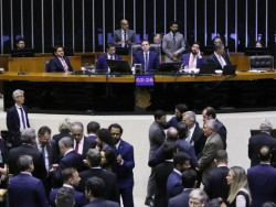 Câmara aprova texto-base do projeto de lei antifacção