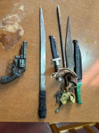 Revólver e facas são apreendidos durante revista em presídio na fronteira