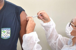 Vacinação contra covid-19 segue nesta segunda em Dourados com dose 2 e 3