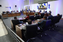 Vereadores iniciam votação do orçamento de 2026 durante a 42ª Sessão Ordinária