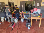 Revista em presídio paraguaio encontra armas e drogas em meio a disputa entre facções