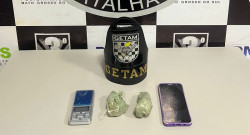 Dupla é presa com porções de crack na Vila Cachoeirinha