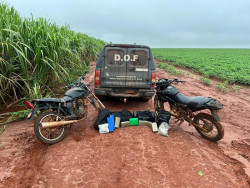 Dupla é presa pelo DOF transportando maconha e skunk em motocicletas