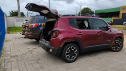 "Olheiro" e casal são presos com Renegade recheado com 67,3 quilos de cocaína