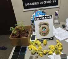 Dois são presos em ação da Polícia Civil que desarticula "boca de fumo"