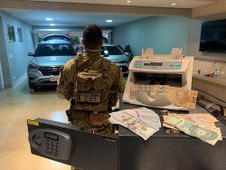 Quatro chefes do escritório do crime do PCC são presos na fronteira