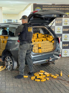 Carro é recuperado pelo DOF com 1 tonelada de maconha em Dourados
