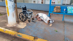 Homem cadeirante é encontrado morto em ponto de ônibus em Dourados