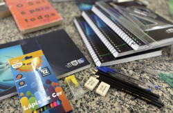 Entrega dos kits escolares e uniformes para 2026 já começou em MS