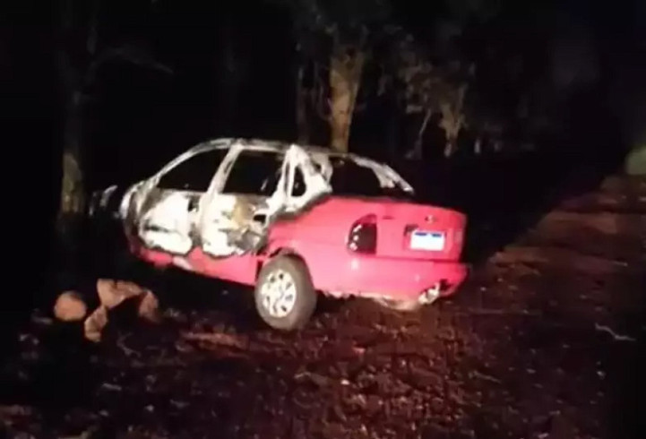 Corpo é encontrado carbonizado dentro de carro incendiado em Rio Brilhante