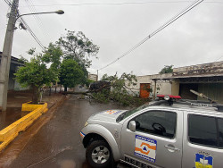 Defesa Civil emite alerta de tempestade com possível descarga elétrica