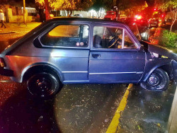 Bêbado, homem bate Fiat 147 em carro parado em Dourados