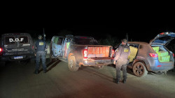 Nissan Frontier e Jeep Compass roubados no interior paulista levavam 2 toneladas de maconha