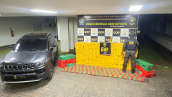 Veículo roubado em SP é apreendido em Amambai com 1,2t de droga; rapaz de 20 anos foi preso