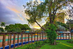Dia de sol entre nuvens e previsão de chuva rápida em Dourados