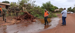 Exército apoia a Prefeitura na limpeza da cidade após temporal