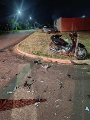 Motociclista fica em estado grave ao ser atingido por carro; motorista foi preso por omissão