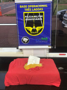 Passageiro é preso com 1 quilo de cocaína escondido em travesseiro