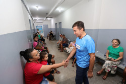 Em vistoria surpresa, Marçal Filho anuncia farmácia na unidade de saúde do Parque do Lago II