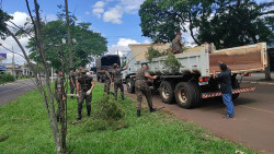 Depois de tempestade, Governo do Estado apoia na limpeza de Dourados