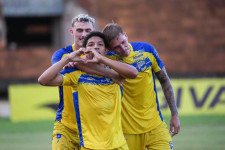 Com show de Luizinho, DAC goleia Bataguassu e pula da degola para terceira posição