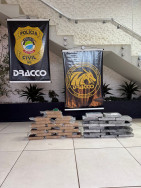 Dupla é presa com 40,8 quilos de cocaína em ação contra o tráfico de drogas