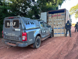 Caminhão furtado no Paraná carregava 16 mil pacotes de cigarro paraguaio