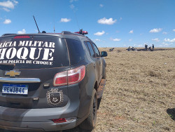 Vídeo mostra local onde helicóptero do tráfico caiu e matou duas pessoas