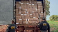 Motorista abandona caminhão carregado com R$ 2,2 mi em cigarros contrabandeados