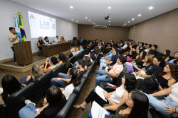 Tem início nova etapa de formação na saúde com programas de residência