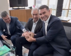Após Bolsonaro lançar Pollon, Flávio elogia trabalho de Riedel e tenta tranquilizar Reinaldo
