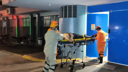 Briga envolvendo rixa antiga termina com rapaz morto com tesourada no pescoço