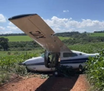 Avião com seis pessoas faz pouso forçado em fazenda na fronteira de MS com o Paraguai